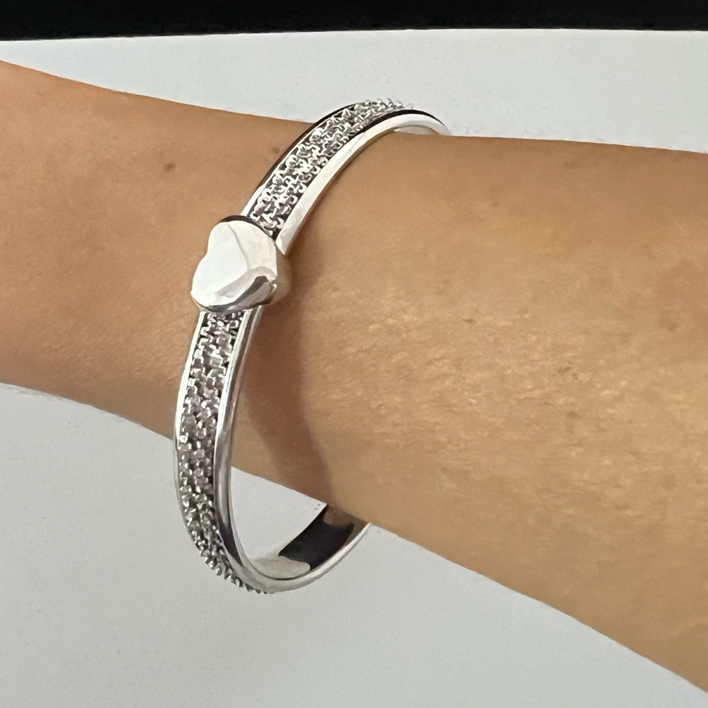 Elegant Silver Heart Bracelet